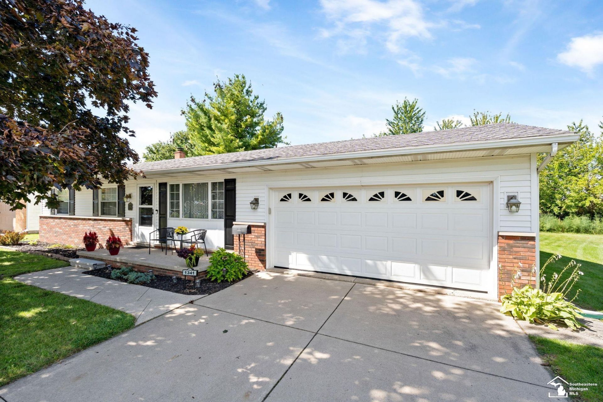 1341 John L Drive, Monroe, MI 48162 Main Photo