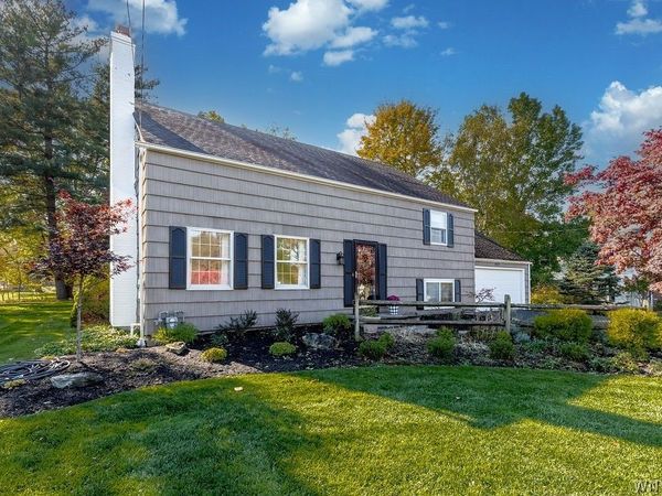 8927 Hurlburt Lane , Clarence, NY 14031