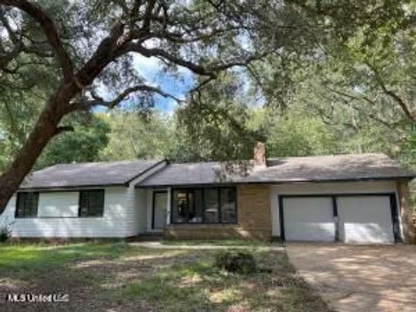 150 Wildwood Terrace, Jackson, MS 39212