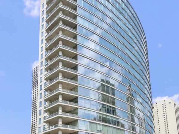 30 W Oak Street , Unit 20A, Chicago, IL 60610