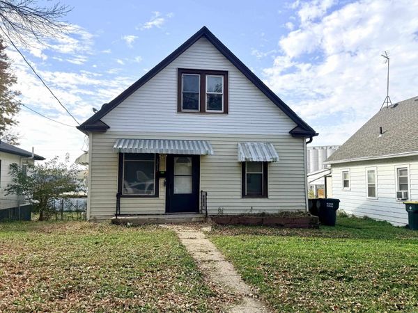 1217 DUBUQUE ST, Sioux City, IA 51105