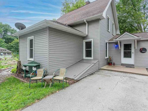 200 VAN Street, SAVANNA, IL 61074