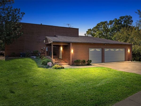 131 Rosedale Road SE, Cedar Rapids, IA 52403