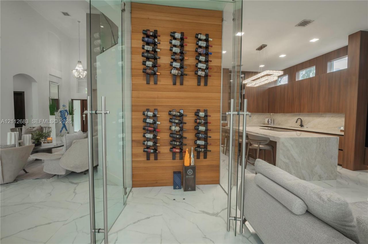 3408 NE 169th St, North Miami Beach, FL 33160 Photo