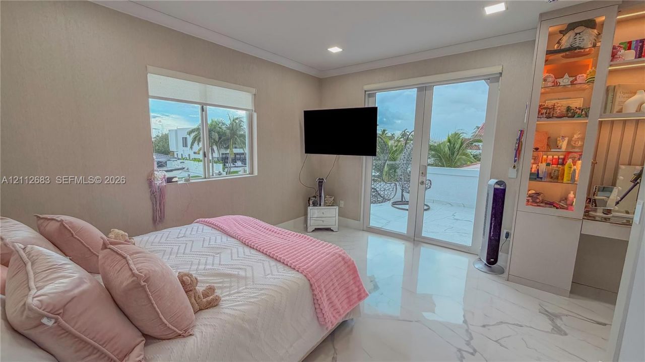 3408 NE 169th St, North Miami Beach, FL 33160 Photo