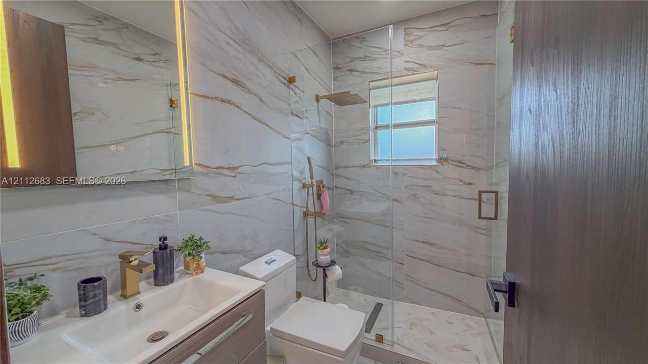 3408 NE 169th St, North Miami Beach, FL 33160 Photo