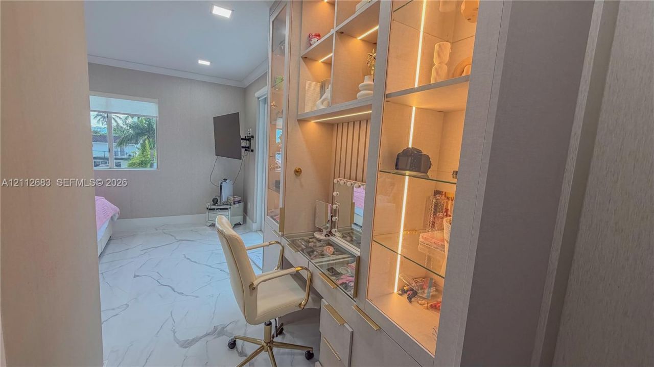 3408 NE 169th St, North Miami Beach, FL 33160 Photo
