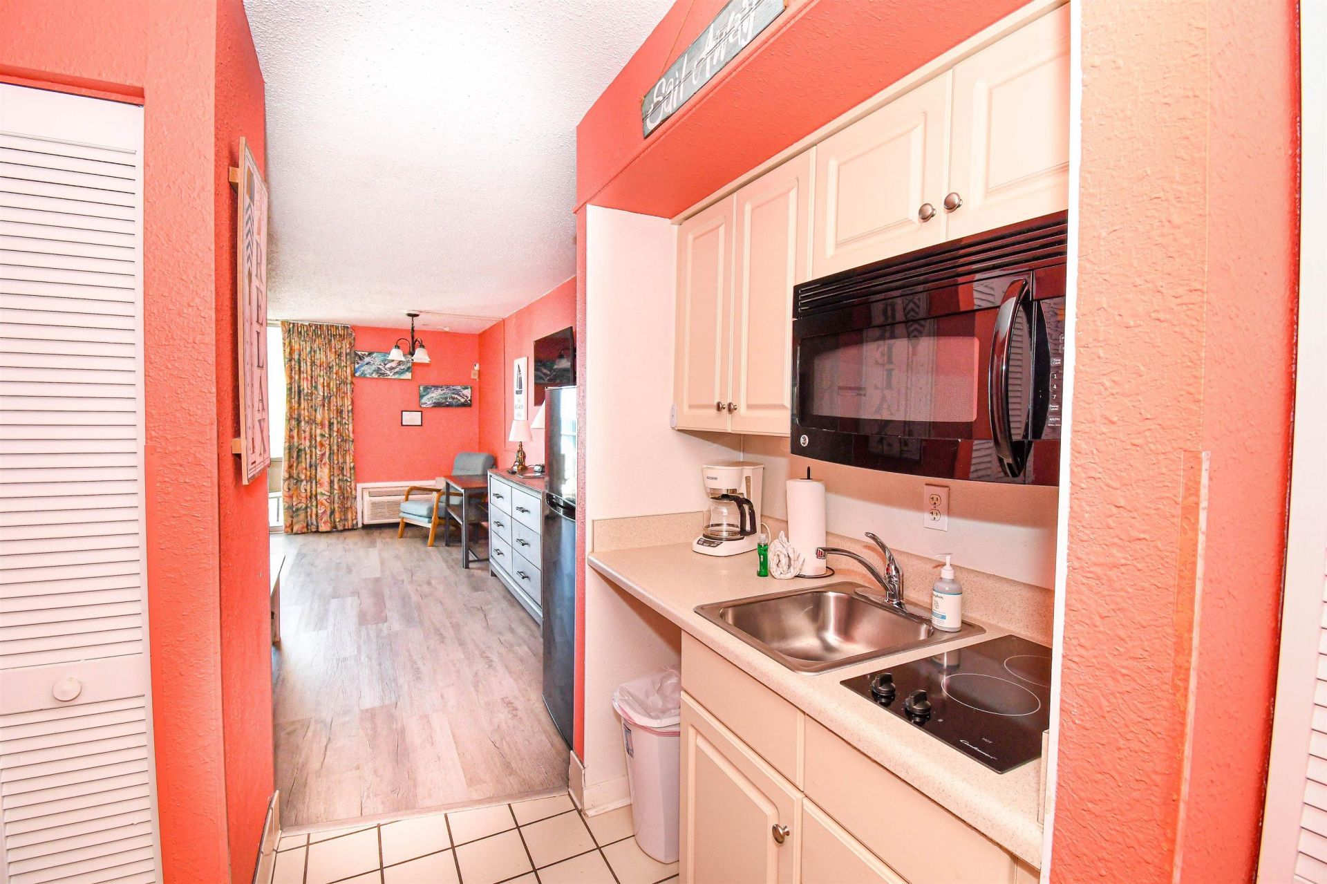 9550 Shore Dr.  Photo 5