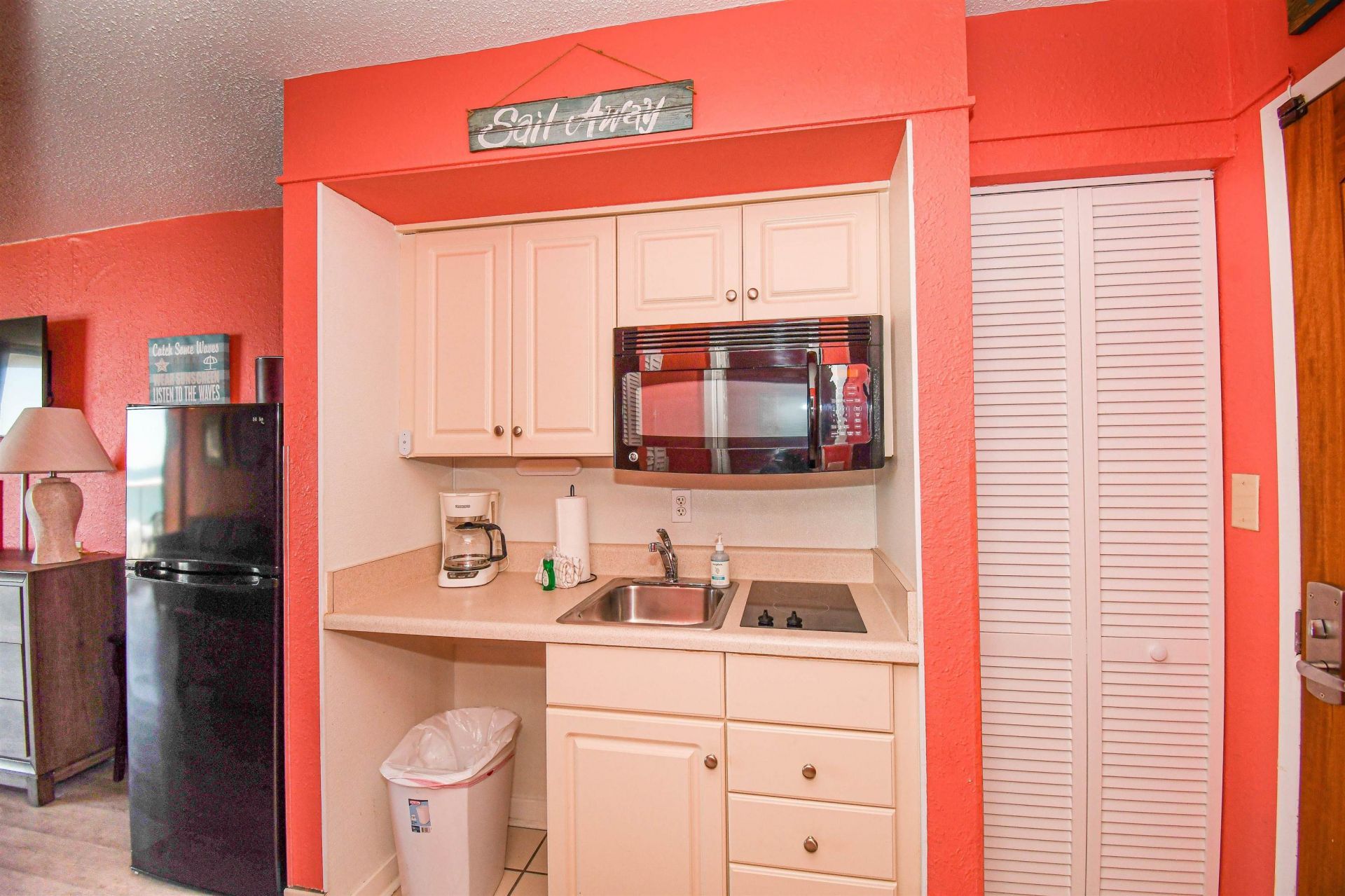 9550 Shore Dr.  Photo 6