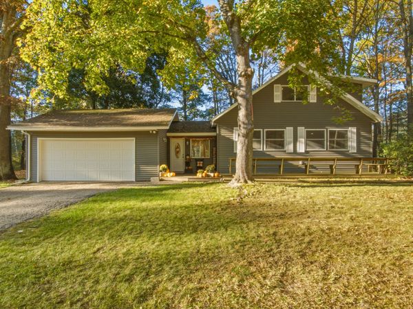 8225 Highland Trail, Stanwood, MI 49346