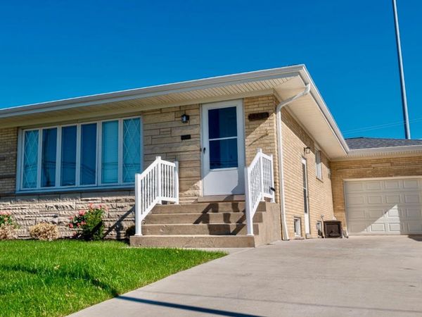 5129 N Chester Avenue , Chicago, IL 60656