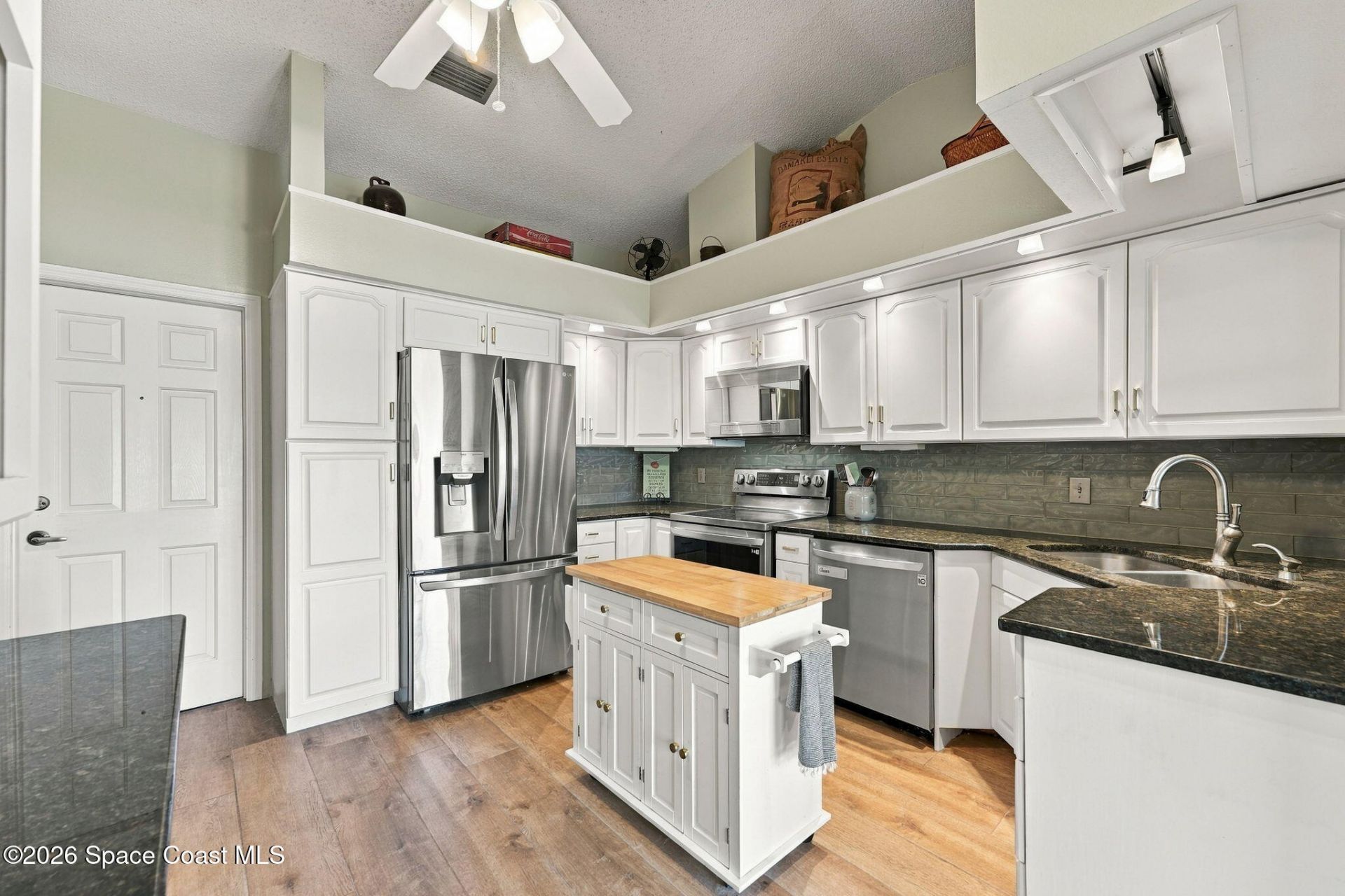 409 Maple Bluff Circle , Melbourne, FL 32940 Photo