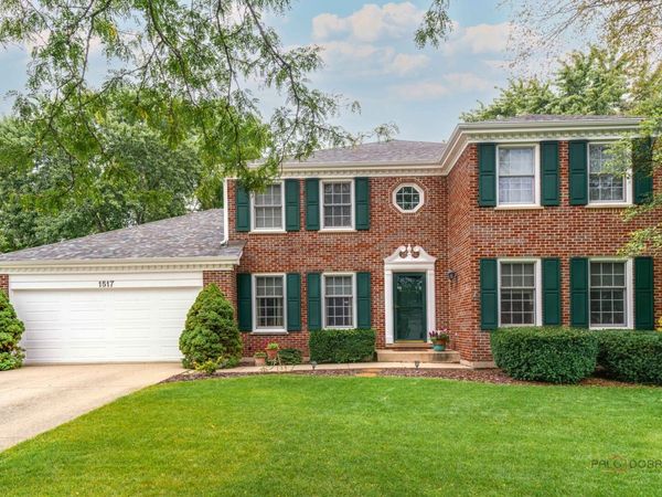 1517 Old Barn Circle, Libertyville, IL 60048