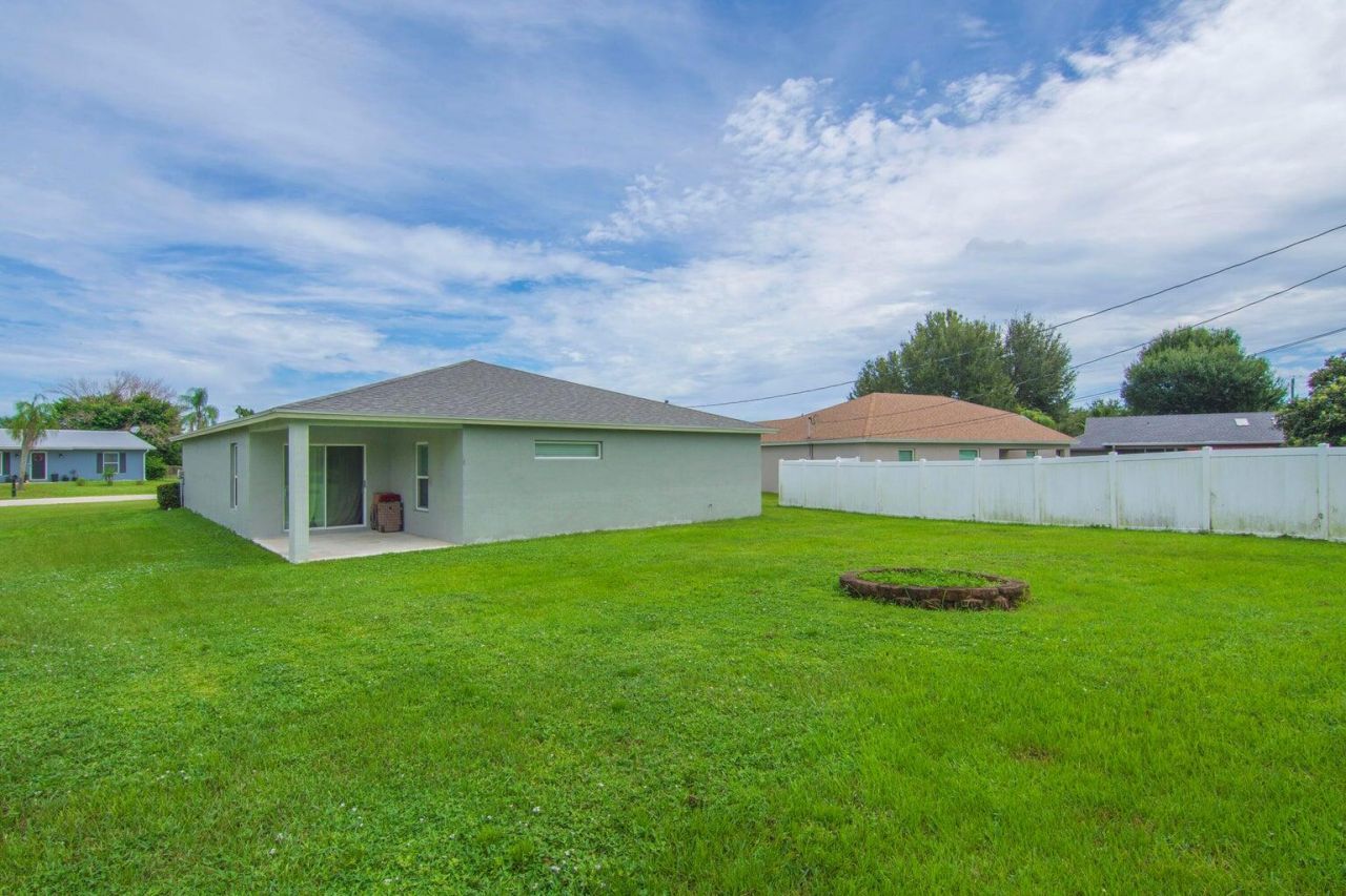 718 NE Perch Lane, Port Saint Lucie, FL 34983 Photo