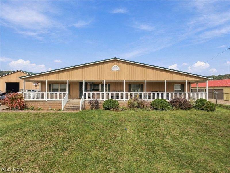 6157 Alliance Road NW, Malvern, OH 44644 Photo 2