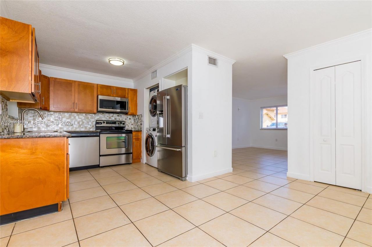 17302 NW 74th Ave , Unit 101, Hialeah, FL 33015 Photo