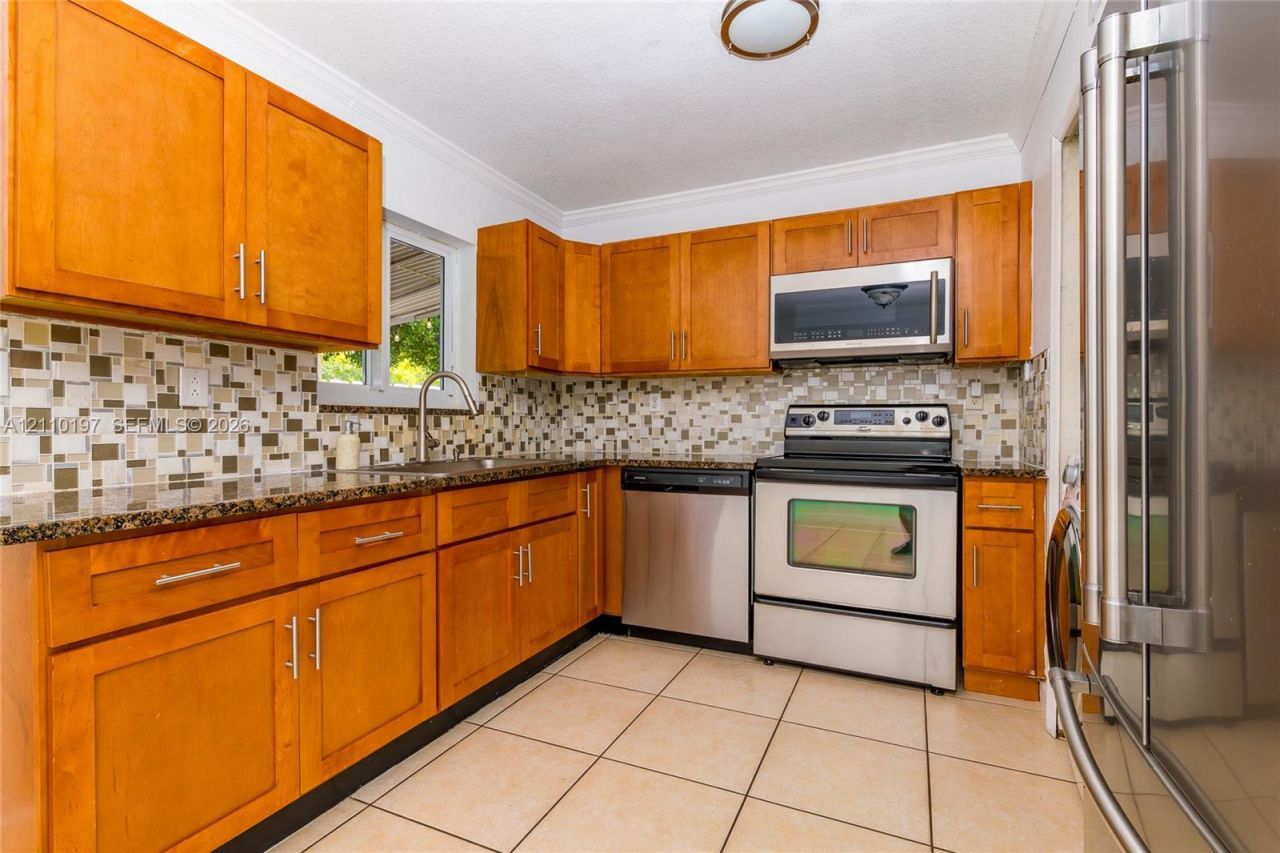 17302 NW 74th Ave , Unit 101, Hialeah, FL 33015 Photo