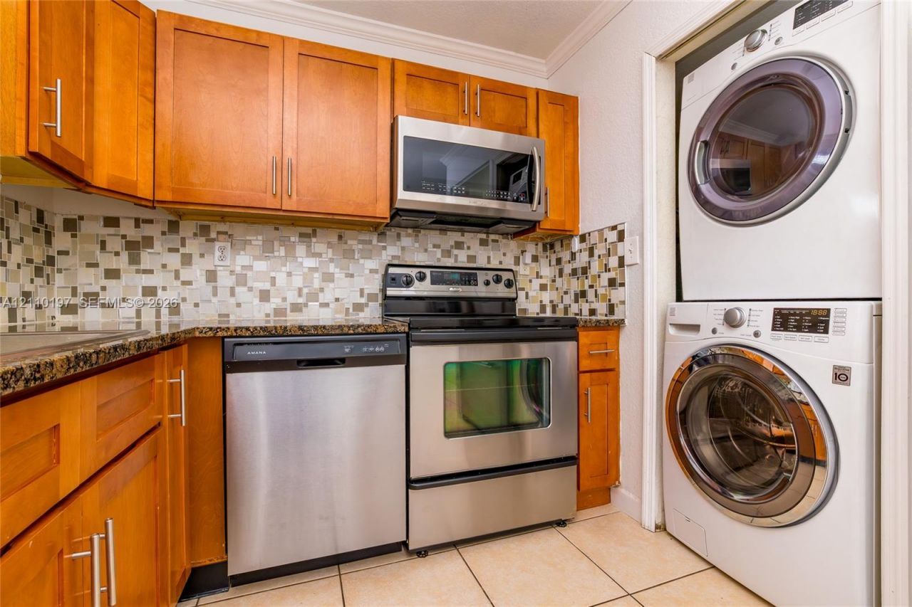17302 NW 74th Ave , Unit 101, Hialeah, FL 33015 Photo
