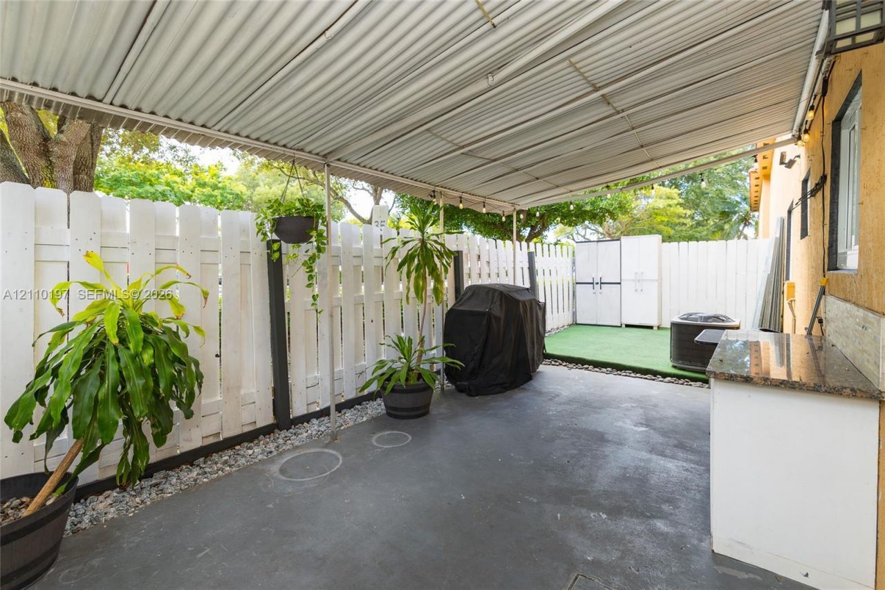 17302 NW 74th Ave , Unit 101, Hialeah, FL 33015 Photo