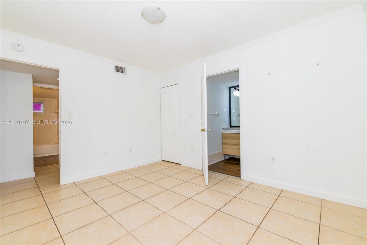 17302 NW 74th Ave , Unit 101, Hialeah, FL 33015 Photo