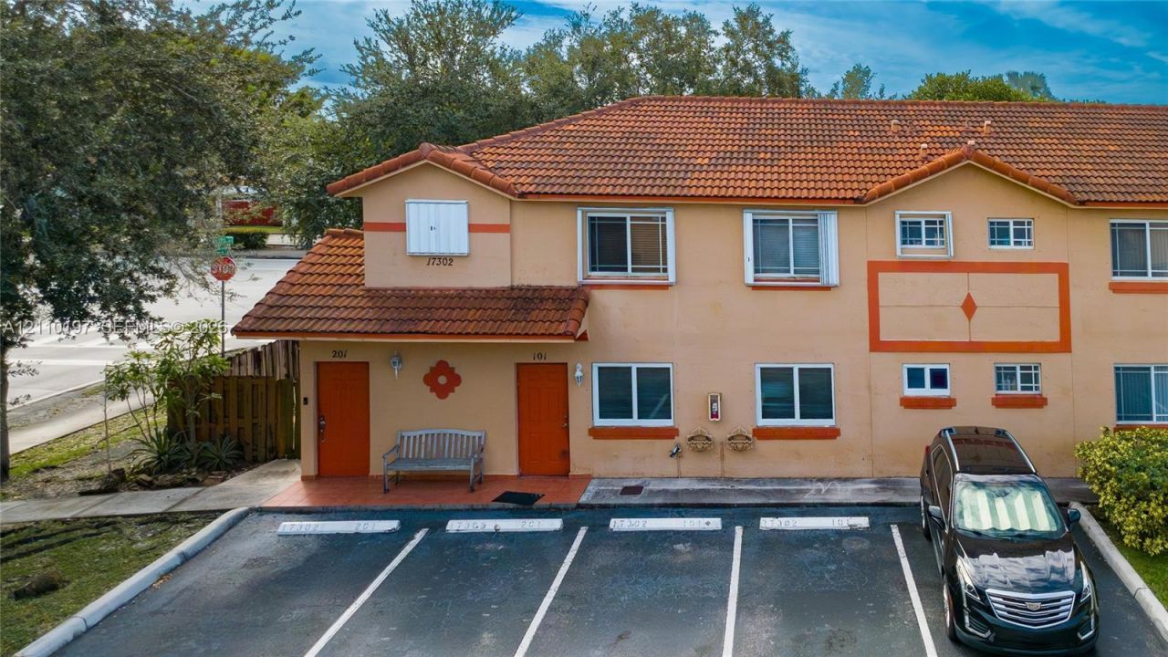 17302 NW 74th Ave , Unit 101, Hialeah, FL 33015 Photo