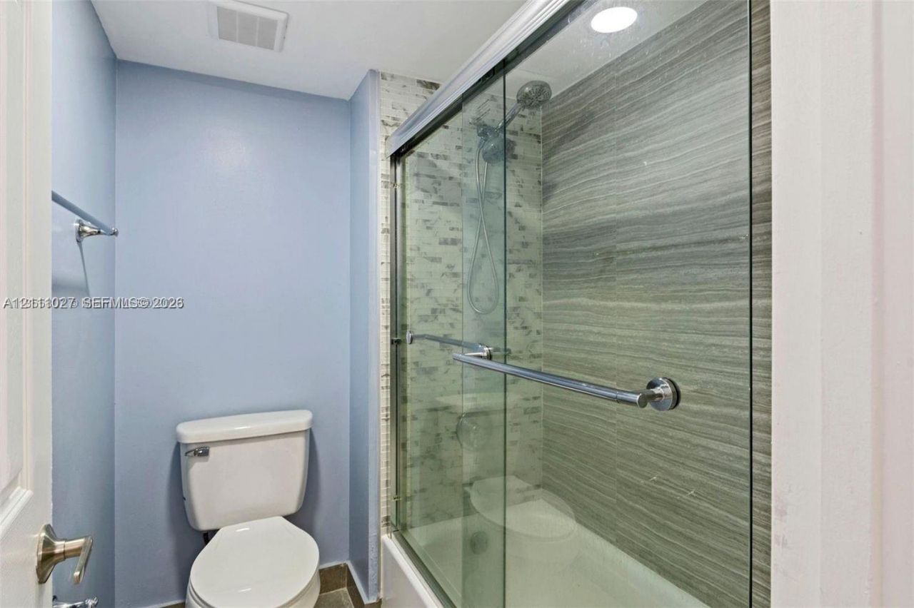 390 Racquet Club Rd , Unit 202, Weston, FL 33326 Photo
