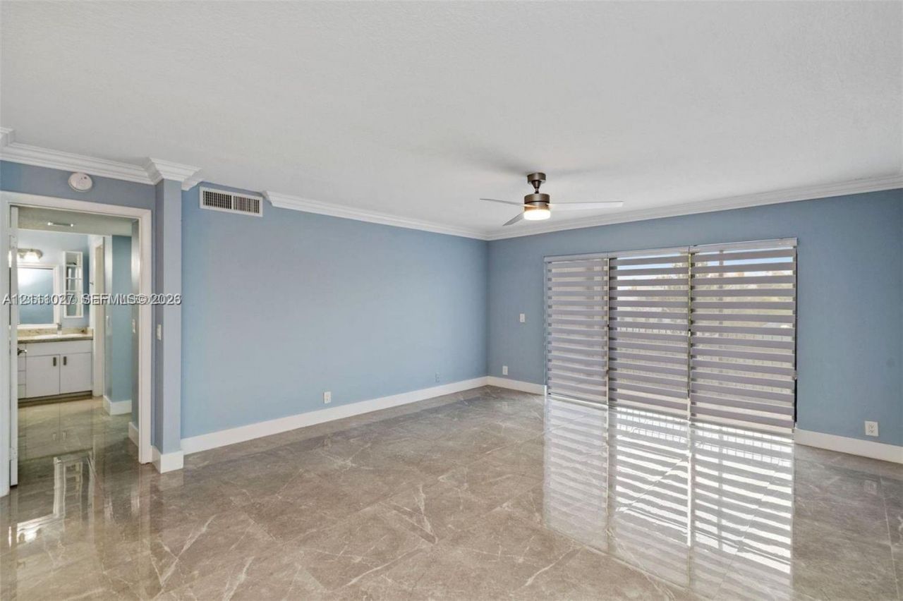 390 Racquet Club Rd , Unit 202, Weston, FL 33326 Photo