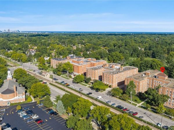 19101 Van Aken Boulevard , Unit 428, Shaker Heights, OH 44122