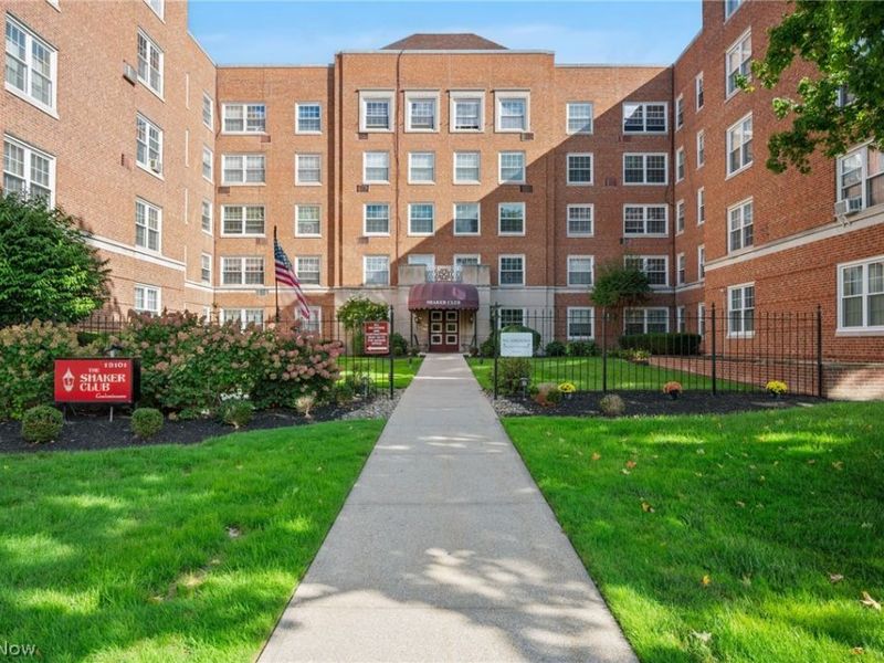 19101 Van Aken Boulevard , Unit 428, Shaker Heights, OH 44122 Photo 2