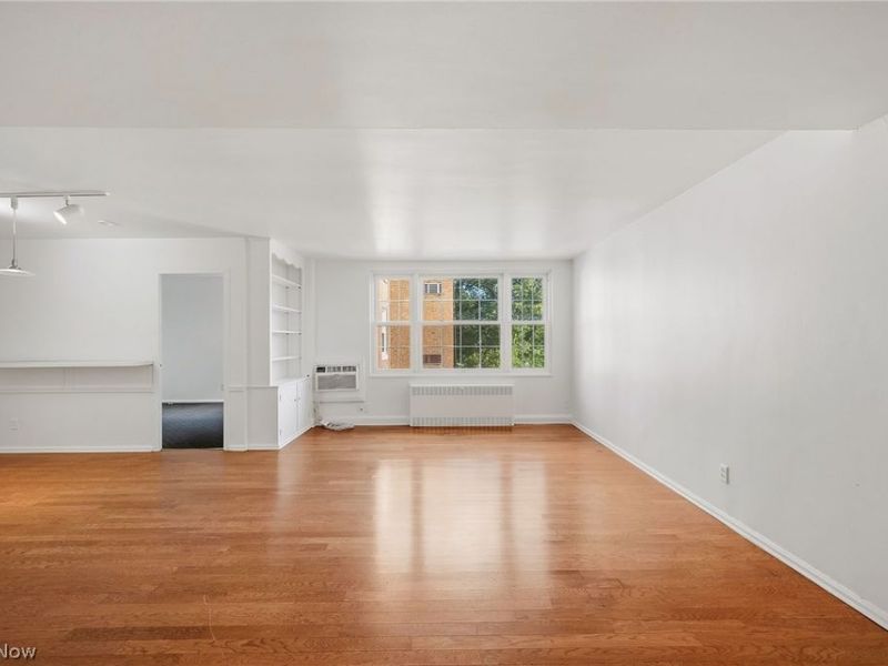 19101 Van Aken Boulevard , Unit 428, Shaker Heights, OH 44122 Photo 6