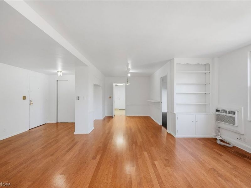 19101 Van Aken Boulevard , Unit 428, Shaker Heights, OH 44122 Photo 8