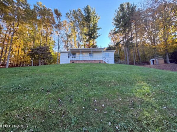133 Whispering Pines Lane, West Jefferson, NC 28694
