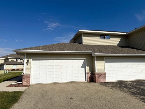 334 BROOKSIDE DRIVE, Unit 5, Mayville, WI 53050
