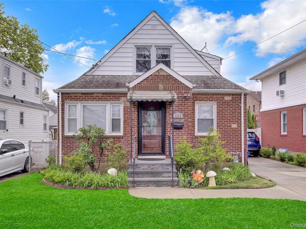 1312 Park Avenue , New Hyde Park, NY 11040