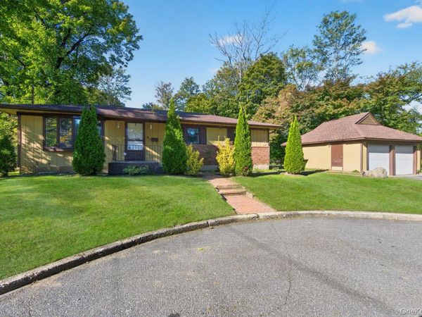 2 Dubois Court , Sea Cliff, NY 11579