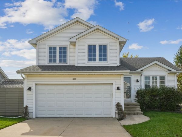 829 71st Street NE, Cedar Rapids, IA 52402