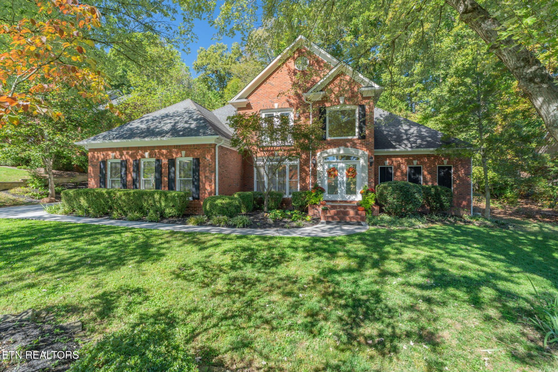 130 Cardinal View Court, Lenoir City, TN 37772 Main Photo