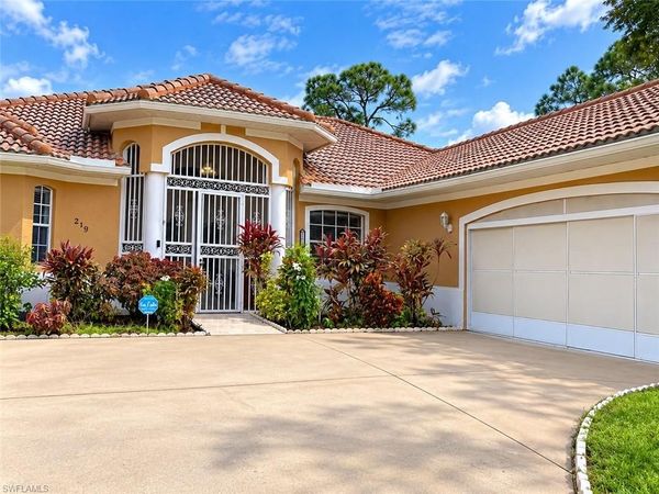 219 Columbus AVE , LEHIGH ACRES, FL 33936