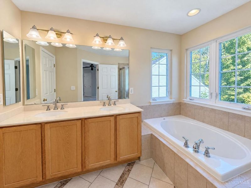 5240 Terrace Ridge Drive, Union Township, OH 45150 Photo 12