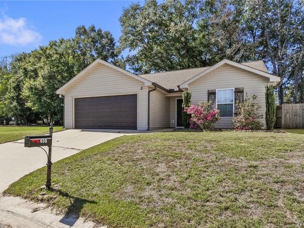 630 Holly Berry Lane , Moundville, AL 35474