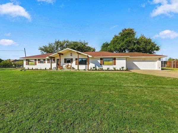 2004 Adams Lane S, Azle, TX 76020
