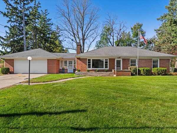 502 S MISSISSIPPI Street , Blue Grass, IA 52726