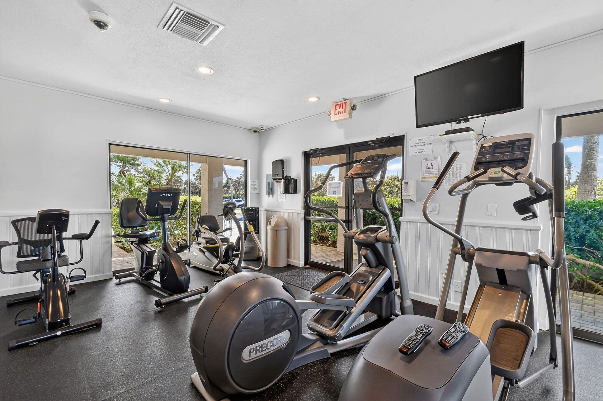 9940 S Ocean Drive, Unit 408, Jensen Beach, FL 34957 Photo