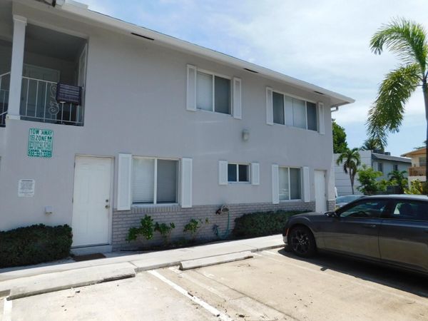 825 NE 6th Street, Unit 2, Fort Lauderdale, FL 33304