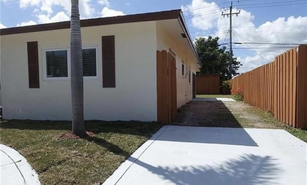 1311 SW 12th Avenue, Boca Raton, FL 33486 Photo