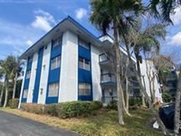 3070 HOLIDAY SPRINGS Boulevard, Unit 304, Margate, FL 33063