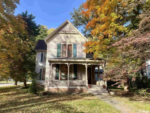 528 S RANDOLPH Street, Macomb, IL 61455