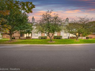 6572 Maple Lakes Drive , West Bloomfield Township, Mi 48322