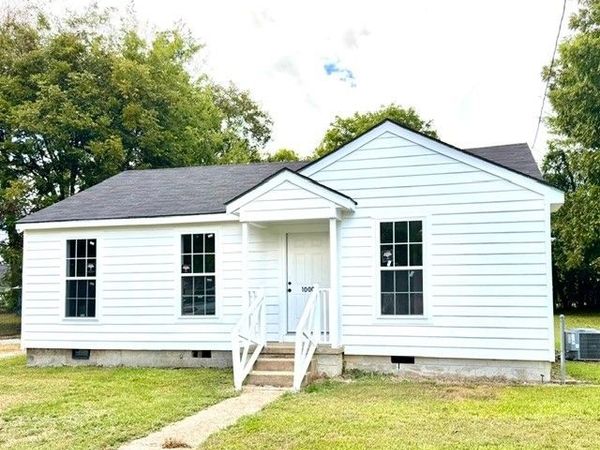 1000 Cedar Crest Dr. , Demopolis, AL 36732