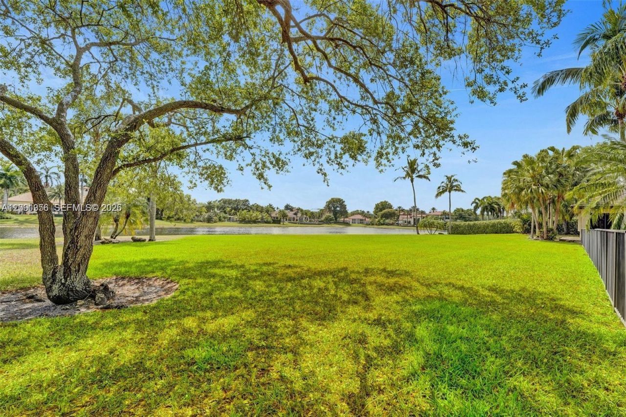 3320 Bridle Path Ln, Weston, FL 33331 | MLS ID A12091356 - The Keyes ...